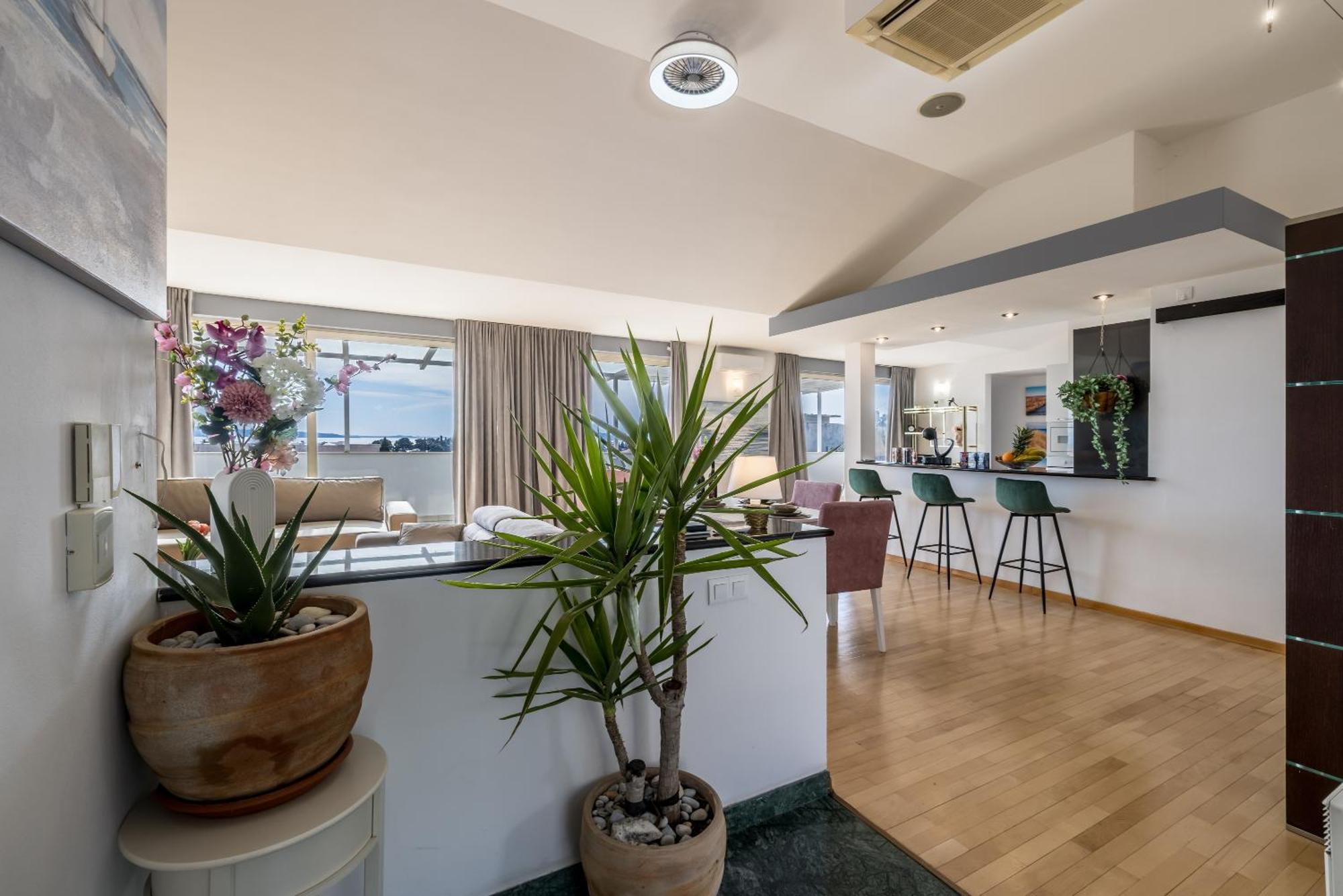 Urban Utopia Penthouse With Private Parking Split Exteriör bild